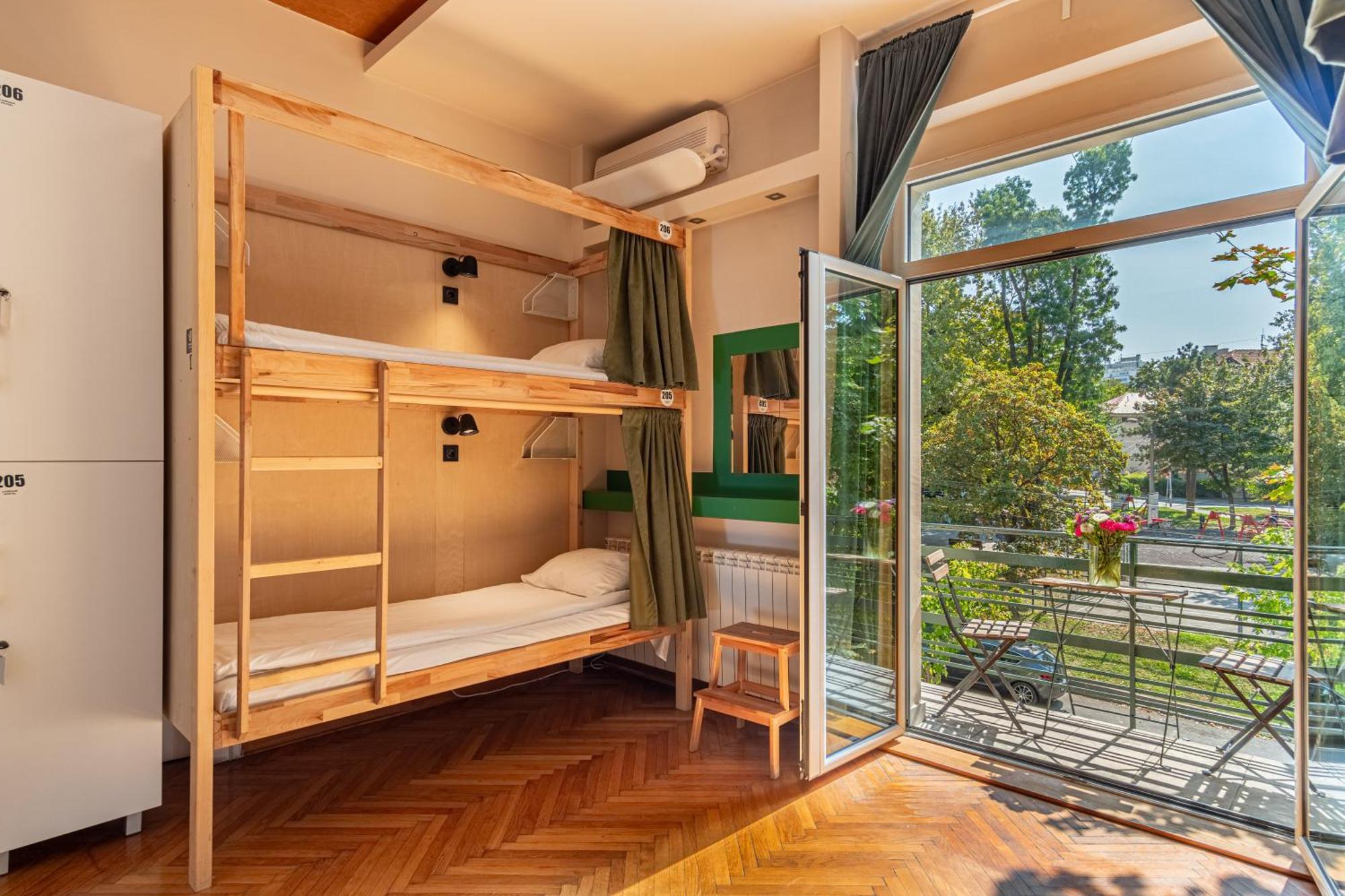 Cabbage Hostel Beograd Ngoại thất bức ảnh