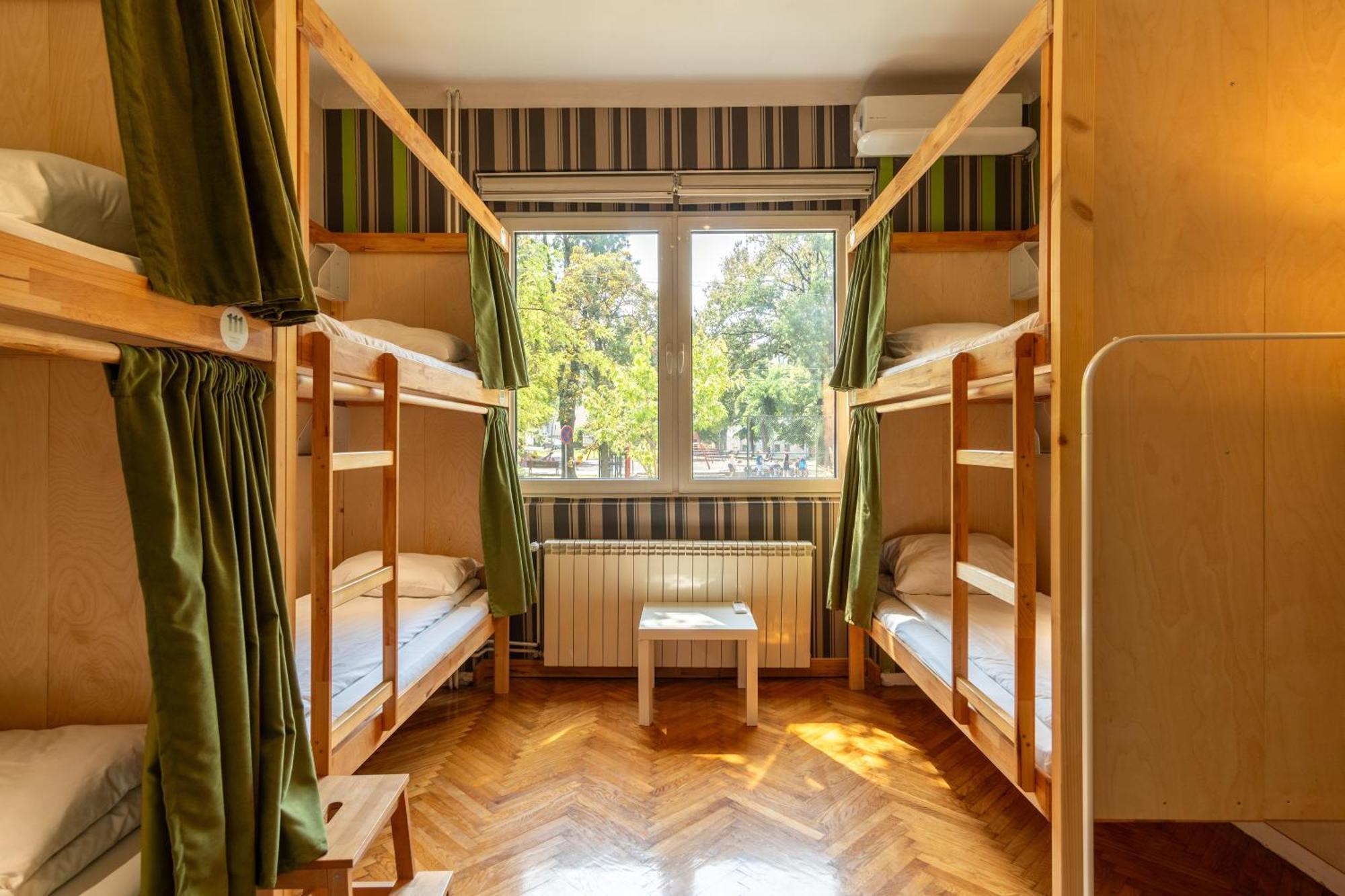 Cabbage Hostel Beograd Ngoại thất bức ảnh