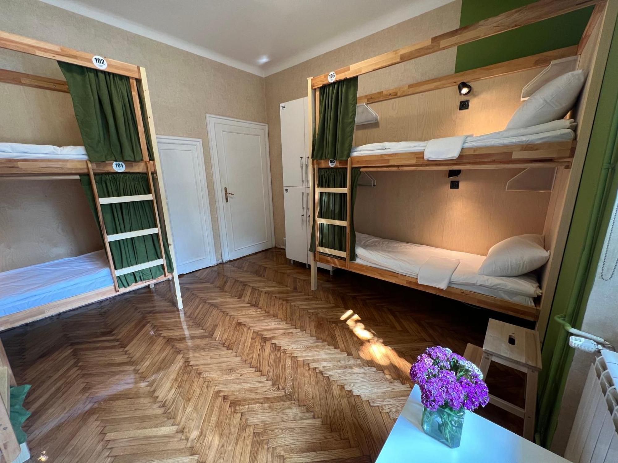 Cabbage Hostel Beograd Ngoại thất bức ảnh